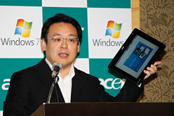 画像ギャラリー No.001のサムネイル画像 / Acer,Fusion APU「C-50」搭載のタブレットPC「ICONIA TAB W500」を発表。タッチパネルのレスポンスは良好