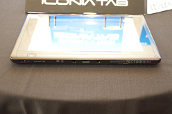 画像ギャラリー No.007のサムネイル画像 / Acer,Fusion APU「C-50」搭載のタブレットPC「ICONIA TAB W500」を発表。タッチパネルのレスポンスは良好