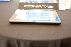 画像ギャラリー No.009のサムネイル画像 / Acer,Fusion APU「C-50」搭載のタブレットPC「ICONIA TAB W500」を発表。タッチパネルのレスポンスは良好