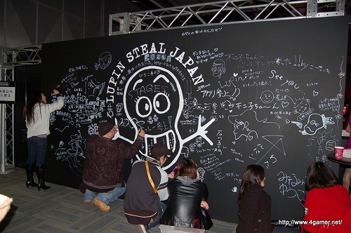 画像ギャラリー No.039のサムネイル画像 / ルパン三世が盗んだお宝の“山分け”総額はン百万円相当!? NDS「ルパン三世 史上最大の頭脳戦」もプレイできた「お宝山分け会」にはモンキー・パンチさんがサプライズで登場