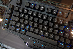 ꡼ No.005 | COMPUTEXROCCAT륭ܡɡפϪ֥ޥۤ򥲡ޡֲ̤ˤ륢ץפ