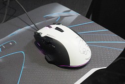 ������#005�Υ���ͥ���/��COMPUTEX��ROCCAT�ο�����ե饰���åץޥ�����Tyon�פϥ��ʥ�������ȥ������դ�