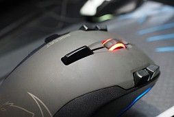 ������#009�Υ���ͥ���/��COMPUTEX��ROCCAT�ο�����ե饰���åץޥ�����Tyon�פϥ��ʥ�������ȥ������դ�