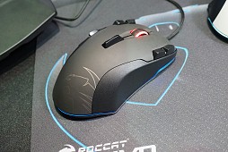 ������#013�Υ���ͥ���/��COMPUTEX��ROCCAT�ο�����ե饰���åץޥ�����Tyon�פϥ��ʥ�������ȥ������դ�