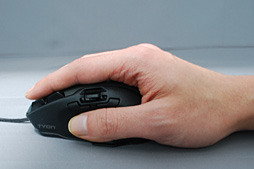 画像集 No.015のサムネイル画像 / 「アナログコントローラ付き」のROCCAT製マウス「Tyon」レビュー。これは相当に尖った製品だ