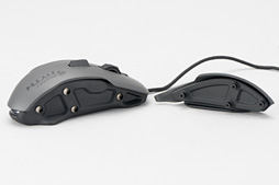 画像ギャラリー No.028のサムネイル画像 / 「ROCCAT Nyth」レビュー。左サイドの最大12ボタンを自由にカスタマイズできるマウスは,ズバリ買いなのか