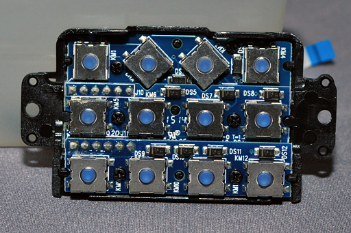 ROCCAT Nyth」レビュー。左サイドの最大12ボタンを自由に