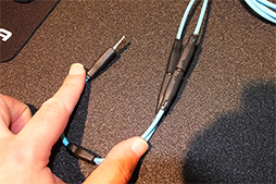 ���������꡼ No.011�Υ���ͥ������ / ��CES 2016��ROCCAT���ե륫�顼LED��ܤΥᥫ�˥��륭���ܡ��ɡ�Ryos MK FX�פȽ���210g�Υ����ץ󥨥����إåɥ��åȡ�Renga�פ���Ϫ