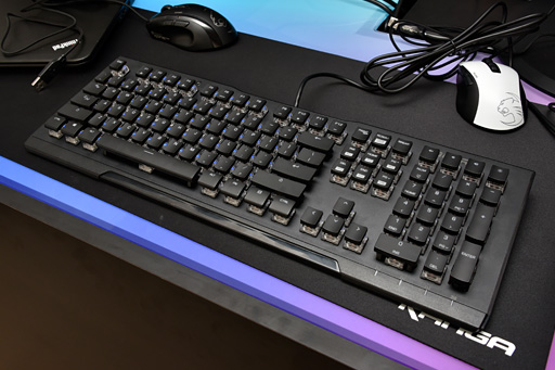 Computex デザインの方向性も命名ルールも変更したroccat オリジナルキースイッチ Titan 搭載のキーボード Vulcan を披露