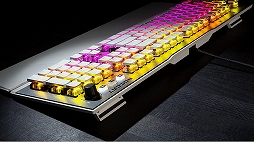画像ギャラリー No.005のサムネイル画像 / 重さ約66gのROCCAT製マウス「KONE PURE ULTRA」が国内発売。銀色ボディに白いキーのキーボード「VULCAN 122 AIMO」も登場