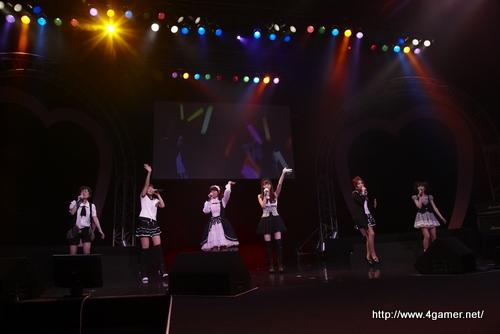 画像ギャラリー No.006のサムネイル画像 / イベント「Rio Super Carnival 2」観覧レポート:井上麻里奈さん,たかはし智秋さん,竹達彩奈さんら主要キャスト6人が出演