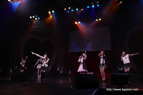 画像ギャラリー No.009のサムネイル画像 / イベント「Rio Super Carnival 2」観覧レポート:井上麻里奈さん,たかはし智秋さん,竹達彩奈さんら主要キャスト6人が出演