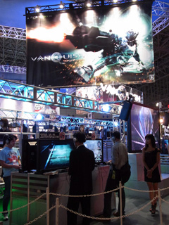 TGS 2010ϤȤˤǫ˺ꤳǤTPSVANQUISHפTGSСץ쥤θǤȤϰۤʤ2ơαФϡʹɤˤۤɤ