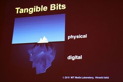 ꡼ No.018 |  CEDEC 2010а ͵ĴֱDefying Gravity: The Art of Tangible Bits Ϥ˹ơ󥸥֥롦ӥåȡפϪMITǥܤʸڤȤ