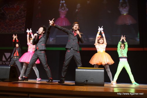 画像ギャラリー No.004のサムネイル画像 / 3700人以上のファンが集い,T-Pistonz+KMCのライブや声優陣のトークショウなど盛りだくさんの内容となった,「イナズマイレブン3発売記念 ファン感謝祭」レポート