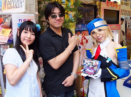 画像ギャラリー No.008のサムネイル画像 / 秋葉原ゲーマーズ本店が騒然!「BLAZBLUE CONTINUUM SHIFT」発売記念抽選会&サイン会が開催