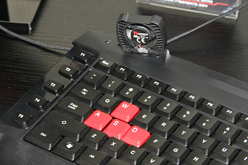 画像ギャラリー No.004のサムネイル画像 / 「ファン付きキーボード」などを引っ提げ,Thermaltakeがゲーマー向けデバイス市場へ本格参入【速報版】