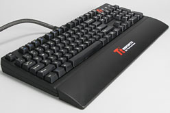 画像ギャラリー No.008のサムネイル画像 / Thermaltake初のゲーマー向けキーボード「Tt eSPORTS MEKA G1」レビュー。黒軸採用で安定感は良好