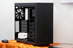 ���������꡼ No.009�Υ���ͥ������ / Tt eSPORTS���ե륫�顼LED��ܤΥ����ޡ����������ܡ��ɡ�POSEIDON Z RGB�פ�������Ϫ��7��ȯ������������1��3000�����٤�