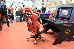 ���������꡼ No.011�Υ���ͥ������ / ��COMPUTEX��Tt eSPORTS�Ϥɤ��عԤ��� ����ʥ������ѥǥ����ȥ�������Ʋ��Ÿ��