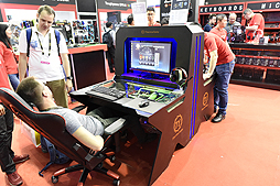���������꡼ No.012�Υ���ͥ������ / ��COMPUTEX��Tt eSPORTS�Ϥɤ��عԤ��� ����ʥ������ѥǥ����ȥ�������Ʋ��Ÿ��
