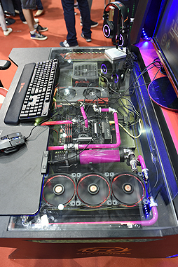 ���������꡼ No.014�Υ���ͥ������ / ��COMPUTEX��Tt eSPORTS�Ϥɤ��عԤ��� ����ʥ������ѥǥ����ȥ�������Ʋ��Ÿ��