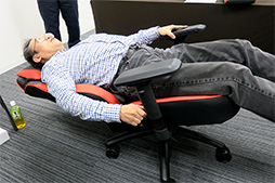 ���������꡼ No.004�Υ���ͥ������ / Tt eSPORTS�Υ����ޡ������������ϰػҤǿ��륯���Τ���͸����� Thermaltake�Υ��٥�Ȥǥ����ޡ����������ʤ�����å����Ƥ���