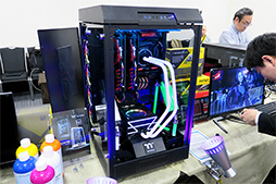 ���������꡼ No.016�Υ���ͥ������ / Tt eSPORTS�Υ����ޡ������������ϰػҤǿ��륯���Τ���͸����� Thermaltake�Υ��٥�Ȥǥ����ޡ����������ʤ�����å����Ƥ���