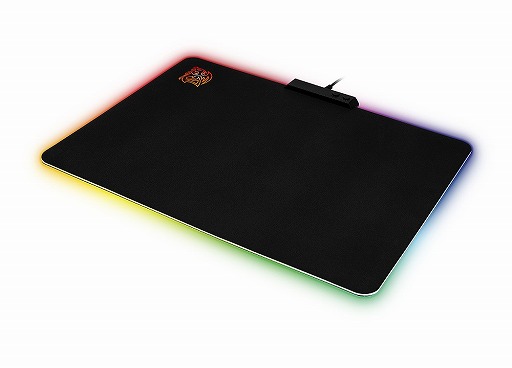 画像ギャラリー No.001のサムネイル画像 / Tt eSPORTSの「LEDアンビエントライト付き布系マウスパッド」が国内発売