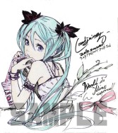 画像ギャラリー No.002のサムネイル画像 / 「初音ミク -Project DIVA- 2nd」7月29日に発売記念抽選会を東京・大阪で開催。サイン入りポスターや色紙など,ここでしか手に入らないものがいっぱい