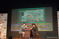 画像ギャラリー No.031のサムネイル画像 / 三浦春馬さんや次長課長の井上さんらCM出演タレントによるクエスト実演も行われた,「モンスターハンターポータブル 3rd」完成披露発表会の詳細レポートを掲載