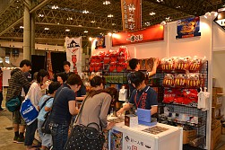 画像ギャラリー No.014のサムネイル画像 / 東京地区代表が決定した「モンスターハンターフェスタ'11」東京大会をレポート。スペシャルステージには次長課長の井上 聡さんや後藤真希さんらが登壇