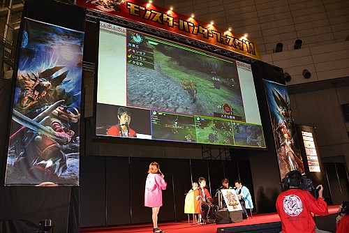 画像ギャラリー No.033のサムネイル画像 / 東京地区代表が決定した「モンスターハンターフェスタ'11」東京大会をレポート。スペシャルステージには次長課長の井上 聡さんや後藤真希さんらが登壇