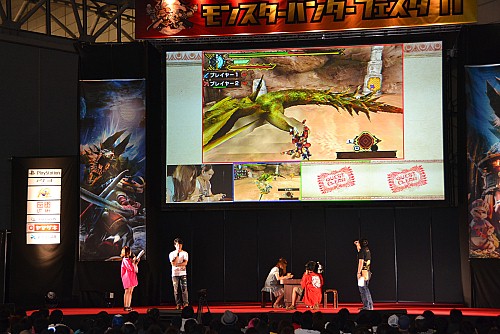 画像ギャラリー No.054のサムネイル画像 / 東京地区代表が決定した「モンスターハンターフェスタ'11」東京大会をレポート。スペシャルステージには次長課長の井上 聡さんや後藤真希さんらが登壇