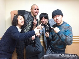 画像ギャラリー No.004のサムネイル画像 / マフィア梶田の二次元が来い!:第242回「スクーターに跨がり刀剣乱舞するフィギュア梶田」