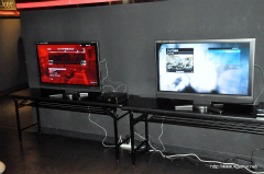 画像ギャラリー No.003のサムネイル画像 / 本日発売の「Gears of War 3」,FUJIWARA,椿鬼奴さん,あやまんJAPANが発売を祝福しに駆けつけた,発売記念イベントの模様をレポート