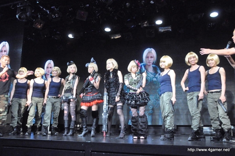 画像ギャラリー No.025のサムネイル画像 / 本日発売の「Gears of War 3」,FUJIWARA,椿鬼奴さん,あやまんJAPANが発売を祝福しに駆けつけた,発売記念イベントの模様をレポート