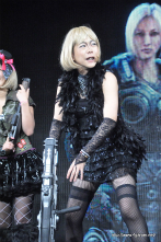 画像ギャラリー No.027のサムネイル画像 / 本日発売の「Gears of War 3」,FUJIWARA,椿鬼奴さん,あやまんJAPANが発売を祝福しに駆けつけた,発売記念イベントの模様をレポート