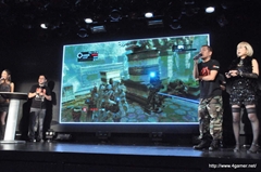 画像ギャラリー No.031のサムネイル画像 / 本日発売の「Gears of War 3」,FUJIWARA,椿鬼奴さん,あやまんJAPANが発売を祝福しに駆けつけた,発売記念イベントの模様をレポート