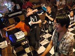 画像ギャラリー No.027のサムネイル画像 / 「スパIV」最強は誰だ。オールナイトの格ゲーイベント「GODSGARDEN #2.5」フォトレポート。そして2011年,舞台は「Evo Japan」へ