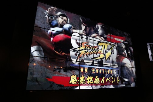 画像集#014のサムネイル/「スパIV AE」最強の座が決定した公式大会「最強頂上決戦」レポート。Ver.2012の総決算となる優勝カップは,プロゲーマー・ときど選手の手に