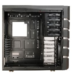 画像ギャラリー No.006のサムネイル画像 / BitFenixのゲーマー向けPCケース第1弾「Colossus」は9月中旬発売