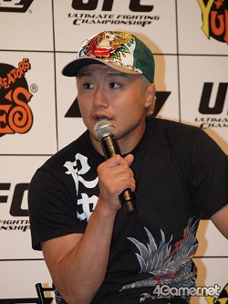 ꡼ No.004 | ƮȤȽ򲡤ꥢ뤵UFCեUFC Undisputed 2010ȯ䵭Բ񸫡ץݡ