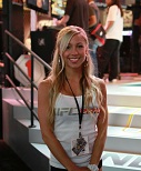 画像集#020のサムネイル/［E3 2010］金髪美女始めました。4Gamer史上初の欧米系ゲームショウ写真集出来！ E3 2010コンパニオン写真集
