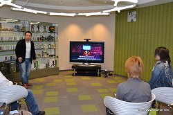 画像ギャラリー No.024のサムネイル画像 / レディー・ガガやカイリー・ミノーグなど32曲のヒットソングで,ダンサー気分が手軽に味わえる「Dance Central」を遊んでみた