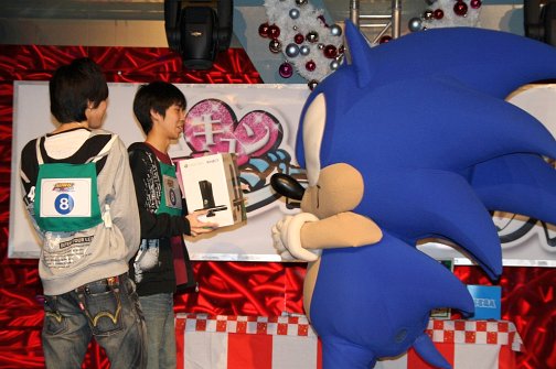 画像ギャラリー No.007のサムネイル画像 / 「タッグレース」は声を掛け合ってお互いの親密度を高めるのがコツ? 「ソニック フリーライダーズ」発売記念体験会&大会レポート