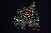 画像ギャラリー No.006のサムネイル画像 / 「ゼルダの伝説」生誕25周年を記念した特製Tシャツの受注販売が決定。カラーはフォレストグリーンとブラックの2種類