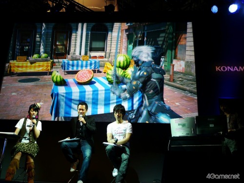 画像集#014のサムネイル/［TGS 2010］ニンテンドー3DS版メタルギアのタイトルは「スネークイーター」に。KONAMI小島秀夫監督が出ずっぱりでトークを繰り広げた「Kojima Productions Special Stage」開催