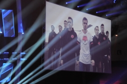 画像ギャラリー No.008のサムネイル画像 / 「World of Tanks」の世界大会「The Grand Finals 2016」熱戦に沸いた現地の模様をレポート。Wargaming.netの主要人物達が語る今後のe-Sports展望も