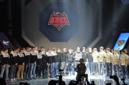 画像ギャラリー No.009のサムネイル画像 / 「World of Tanks」の世界大会「The Grand Finals 2016」熱戦に沸いた現地の模様をレポート。Wargaming.netの主要人物達が語る今後のe-Sports展望も